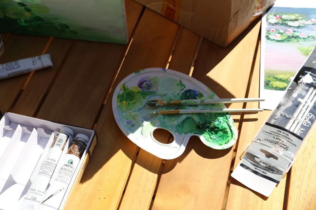 爱莲湾活动回顾 | 画笔下爱莲湾的秋——油画体验课(图2) 爱莲湾活动回顾 | 画笔下爱莲湾的秋——油画体验课(图2)