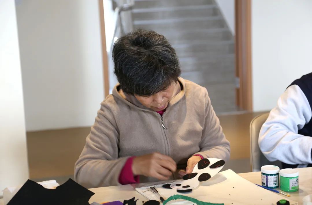 爱莲湾活动回顾 | 手工制作环保袋(图6) 爱莲湾活动回顾 | 手工制作环保袋(图6)