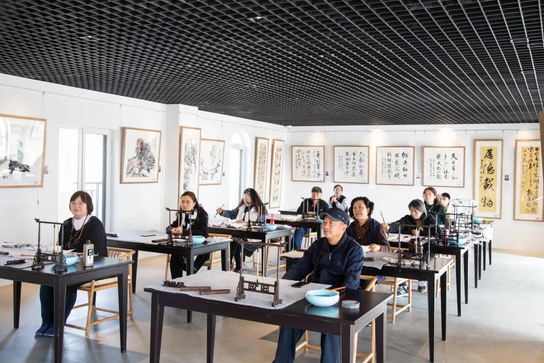 爱莲湾活动回顾 | 国画体验入门课(图2) 爱莲湾活动回顾 | 国画体验入门课(图2)