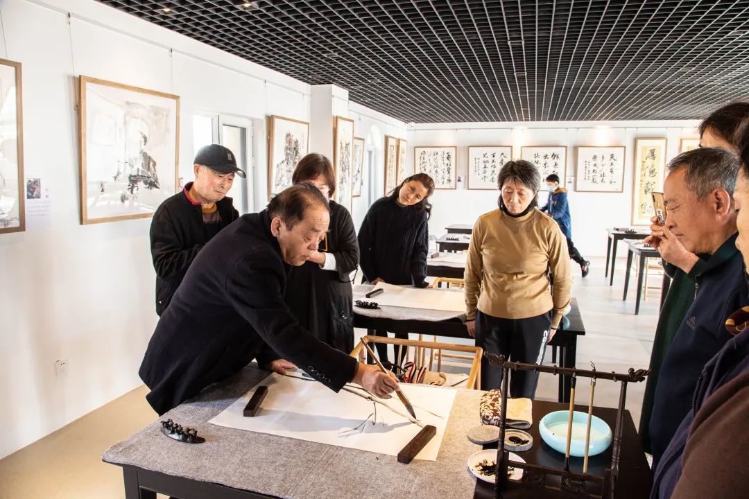 爱莲湾活动回顾 | 国画体验入门课(图5) 爱莲湾活动回顾 | 国画体验入门课(图5)