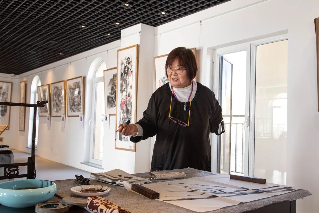 爱莲湾活动回顾 | 国画体验入门课(图10) 爱莲湾活动回顾 | 国画体验入门课(图10)