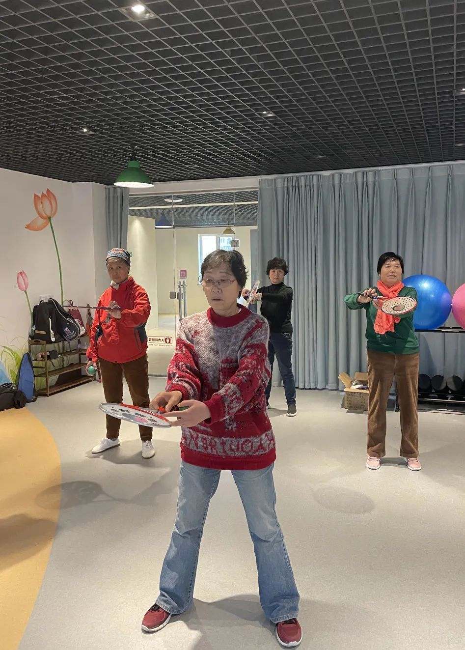 爱莲湾活动回顾 | 柔力球初体验(图7) 爱莲湾活动回顾 | 柔力球初体验(图7)