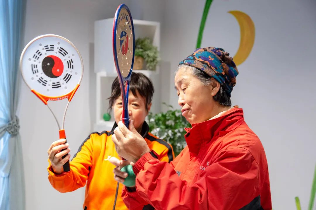 爱莲湾活动回顾 | 柔力球初体验(图9) 爱莲湾活动回顾 | 柔力球初体验(图9)