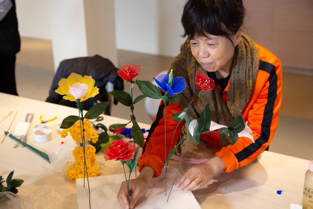 爱莲湾活动回顾 | 手工制作丝网花(图9) 爱莲湾活动回顾 | 手工制作丝网花(图9)