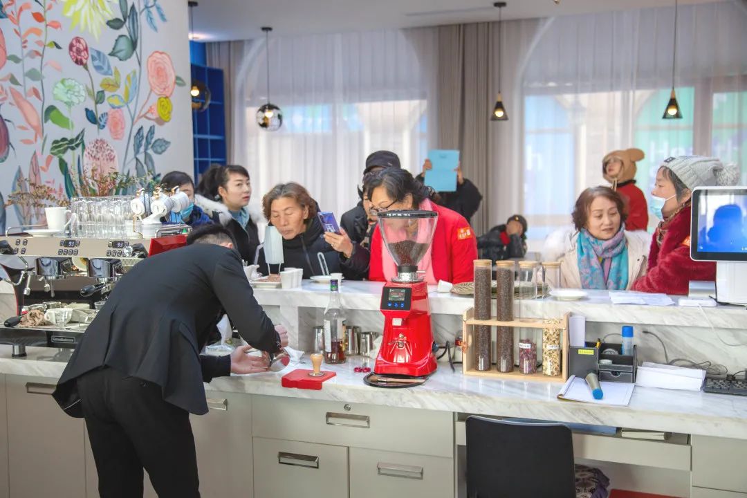 爱莲湾活动回顾 | 寻一方净室 品百味人生——咖啡品鉴会(图7) 爱莲湾活动回顾 | 寻一方净室 品百味人生——咖啡品鉴会(图7)