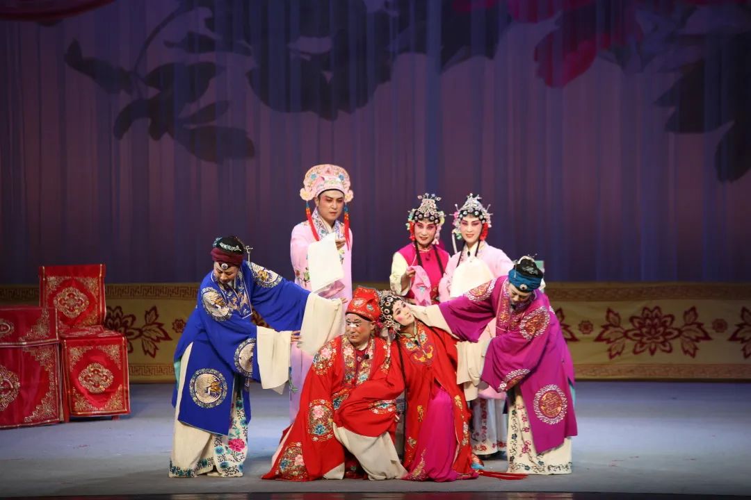 爱莲湾热点 | 山东省吕剧院将于本月21日在爱莲湾社区进行公演(图2) 爱莲湾热点 | 山东省吕剧院将于本月21日在爱莲湾社区进行公演(图2)